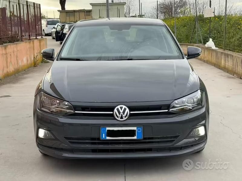 Usata VW Polo Comfortline 95 CV (69 kW) 2020 Grigio Utilitaria