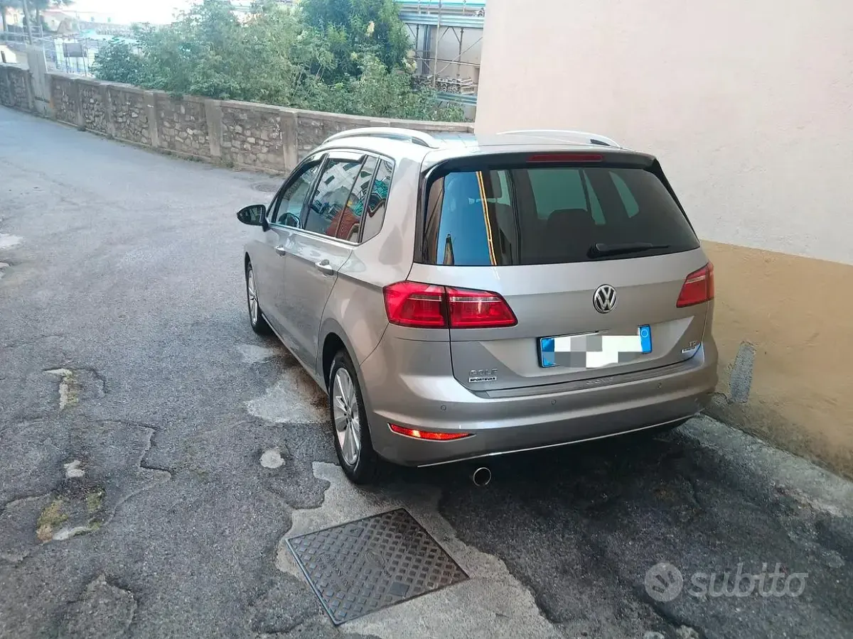 Usata VW Golf Sportsvan Business 110 CV (80 kW) 2015 Grigio Monovolume