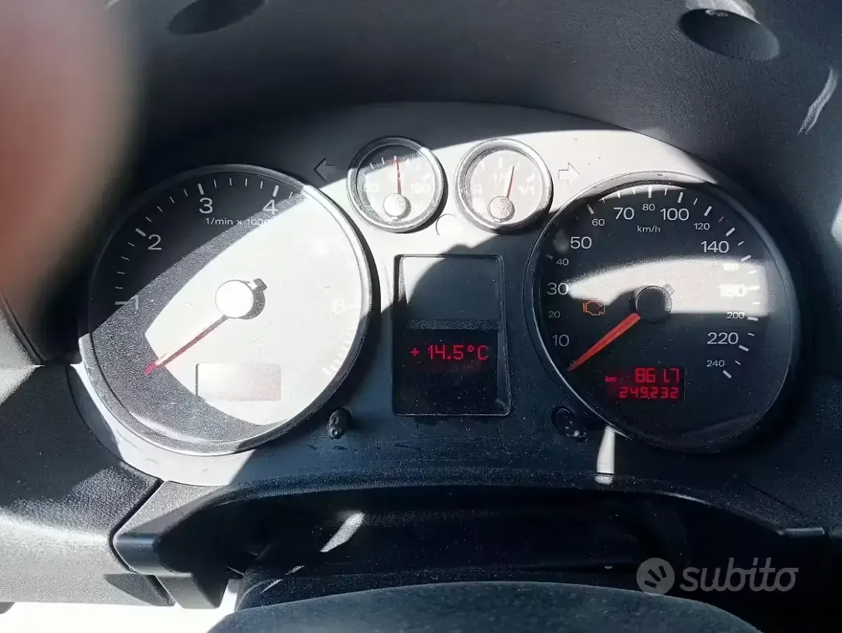 Usata Audi A2 75 CV (55 kW) 2000 Nero Utilitaria