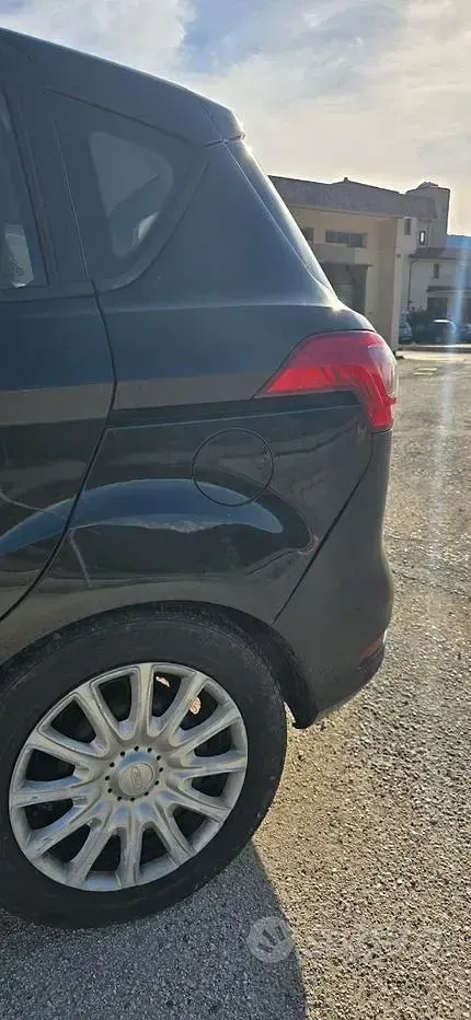 Usata Ford B-MAX 90 CV (66 kW) 2013 Nero Monovolume
