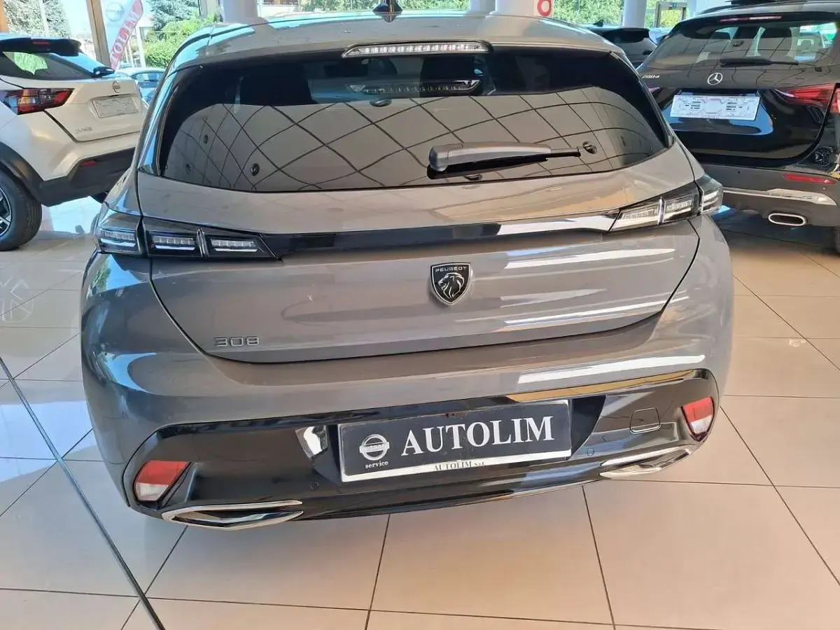 Usata Peugeot 308 Allure 136 CV (100 kW) 2025 Grigio selenium Berlina