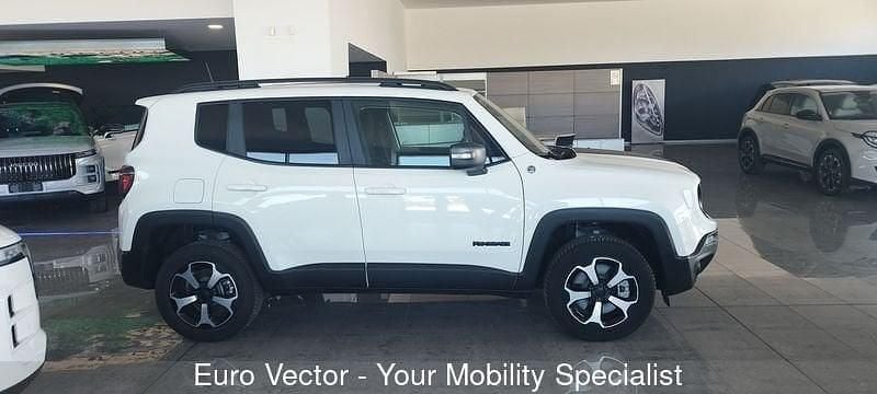 Usata Jeep Renegade Trailhawk 241 CV (177 kW) 2021 Bianco SUV