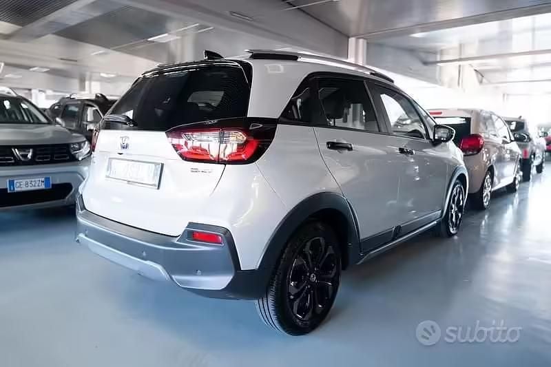 Usata Honda Jazz 107 CV (78 kW) 2025 Grigio Utilitaria