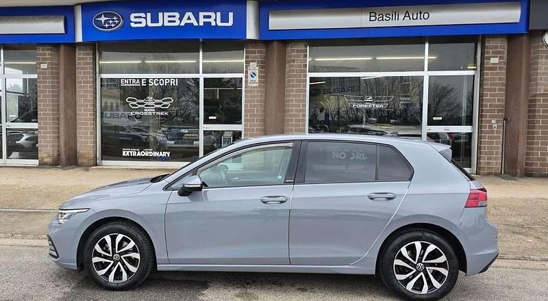 Grigio Usata 2021 VW Golf Style Tre volumi | 22.500 € (Buon prezzo) - Immagine 1/4