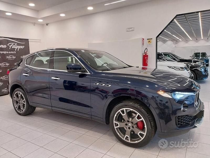 Usata Maserati Levante 275 CV (202 kW) 2016 Blu SUV