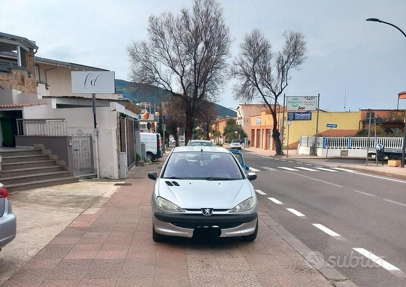 Usata Peugeot 206 60 CV (44 kW) 2010 Grigio Utilitaria