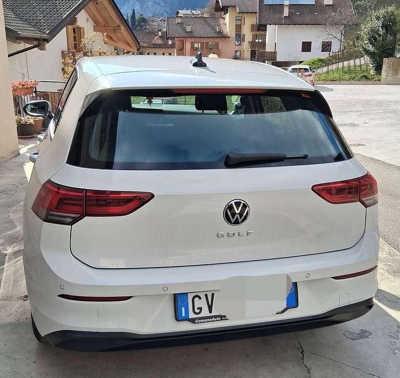Usata VW Golf VIII Life 131 CV (96 kW) 2021 Berlina