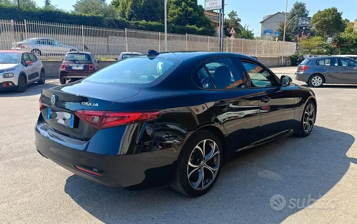 Usata Alfa Romeo Giulia Business 160 CV (117 kW) 2018 Nero Berlina