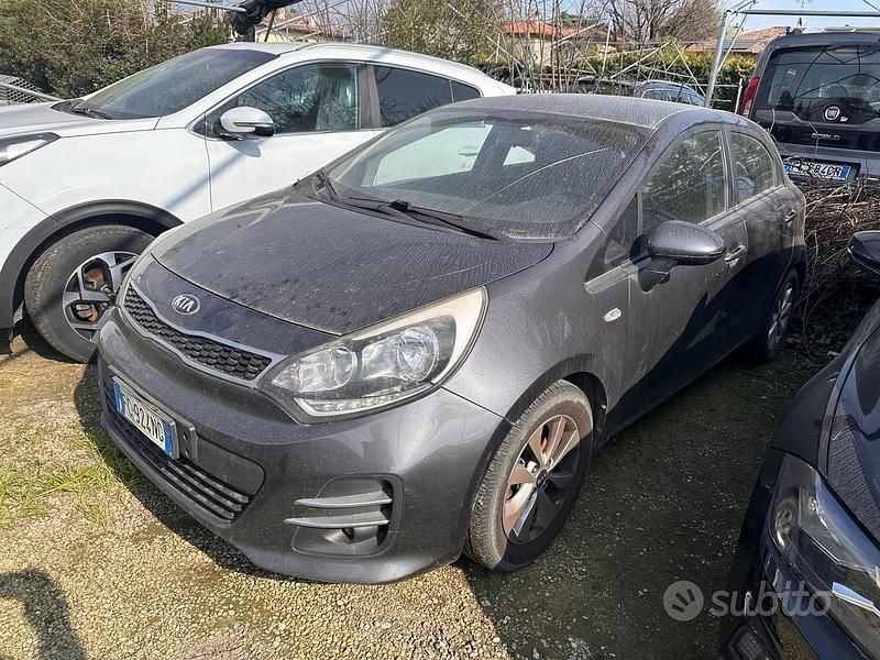 Usata Kia Rio City 84 CV (61 kW) 2016 Grigio Utilitaria
