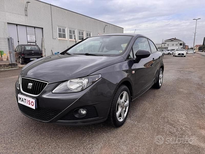 Usata Seat Ibiza 94 CV (69 kW) 2011 Grigio Coupé