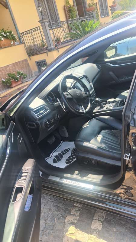 Nero Usata 2018 Maserati Ghibli GranLusso Coupé | 33.000 € (Buon prezzo) - Immagine 1/4