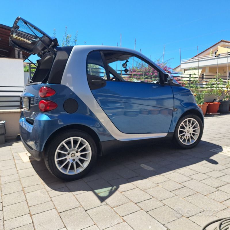 Usata Smart ForTwo Coupé 45 CV (33 kW) 2010 Utilitaria
