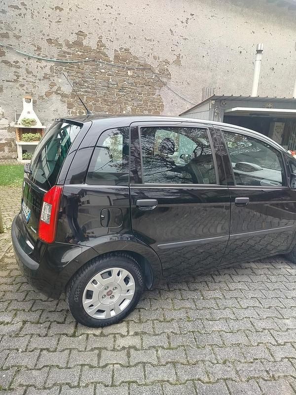 Usata Fiat Idea 80 CV (58 kW) 2011 Nero Monovolume