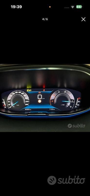 Usata Peugeot 3008 2001 Rosso Utilitaria