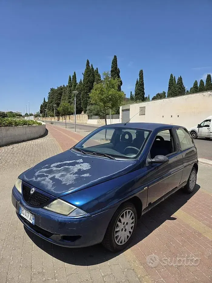 Usata Lancia Ypsilon 60 CV (44 kW) 2001 Utilitaria