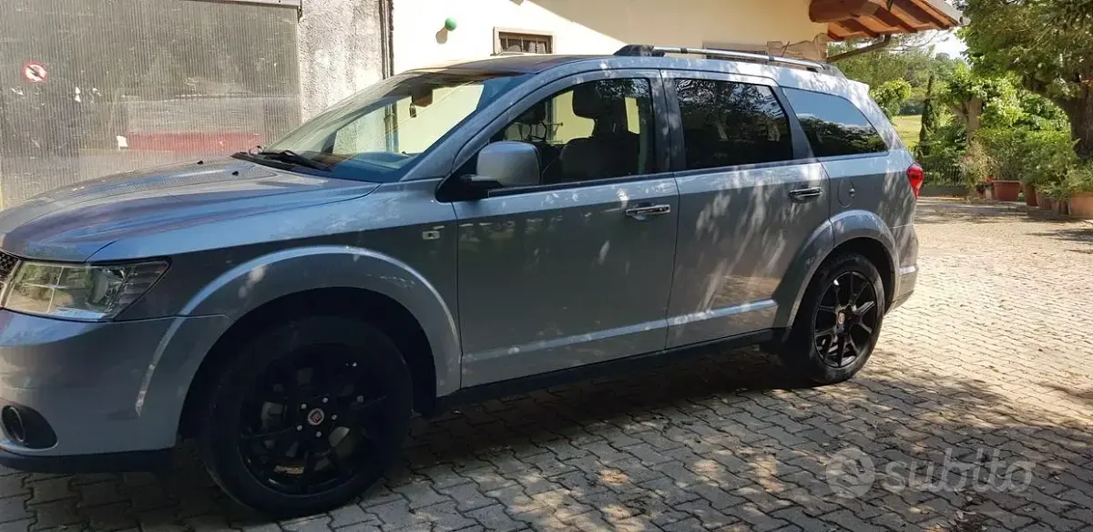 Usata Fiat Freemont Black Code 170 CV (125 kW) 2015 Grigio SUV