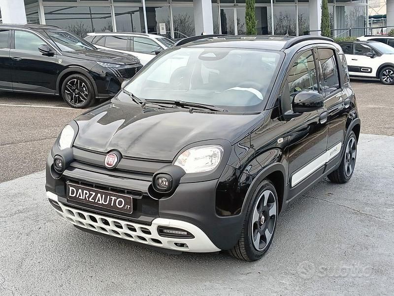 Nuova Fiat Panda Cross Cross 69 CV (50 kW) 2025 Nero metallizzato Utilitaria