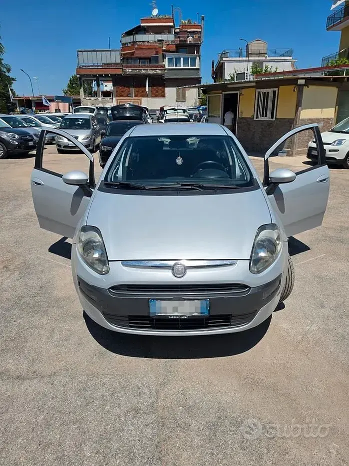 Usata Fiat Grande Punto 69 CV (50 kW) 2010 Utilitaria
