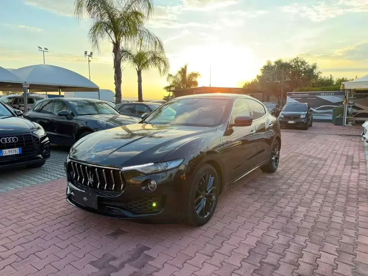 Usata Maserati Levante GT 330 CV (242 kW) 2023 Nero SUV