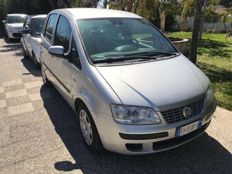 Argento Usata 2011 Fiat Idea Monovolume | 2900 € (Buon prezzo) - Immagine 1/4
