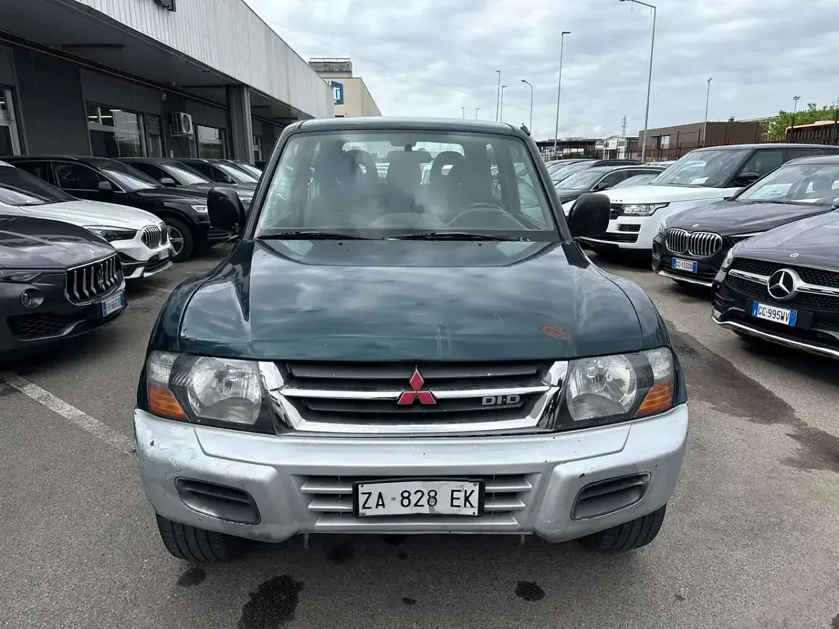 Usata Mitsubishi Pajero 164 CV (120 kW) 2001 Verde SUV
