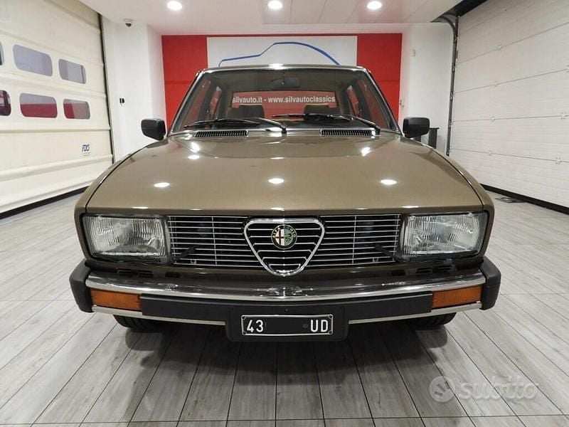 Usata Alfa Romeo Alfetta 131 CV (96 kW) 1982 Luci di bosco met. ar 524 Berlina
