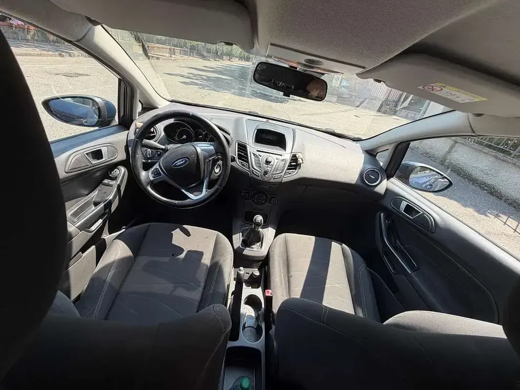 Usata Ford Fiesta 60 CV (44 kW) 2015 Bluazzurro Utilitaria