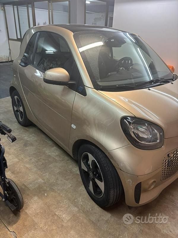 Usata 2022 Smart ForTwo Electric Drive | 12.000 € (Ottimo prezzo) - Immagine 1/4