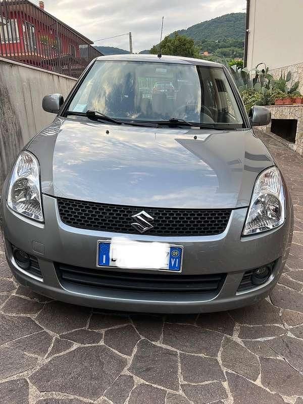Grigio Usata 2009 Suzuki Swift GL Due volumi | 4300 € (Ottimo prezzo) - Immagine 1/4