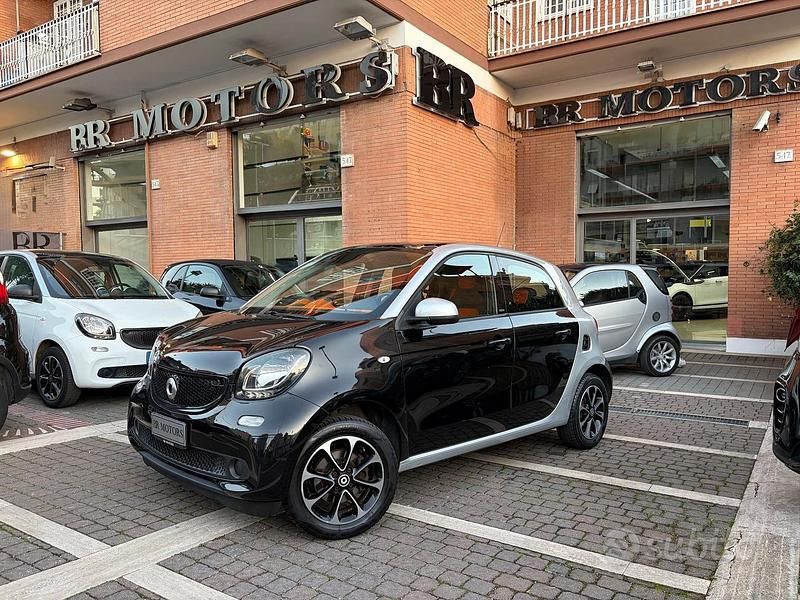 Nero Usata 2015 Smart ForFour Passion Due volumi | 8880 € (Buon prezzo) - Immagine 1/4