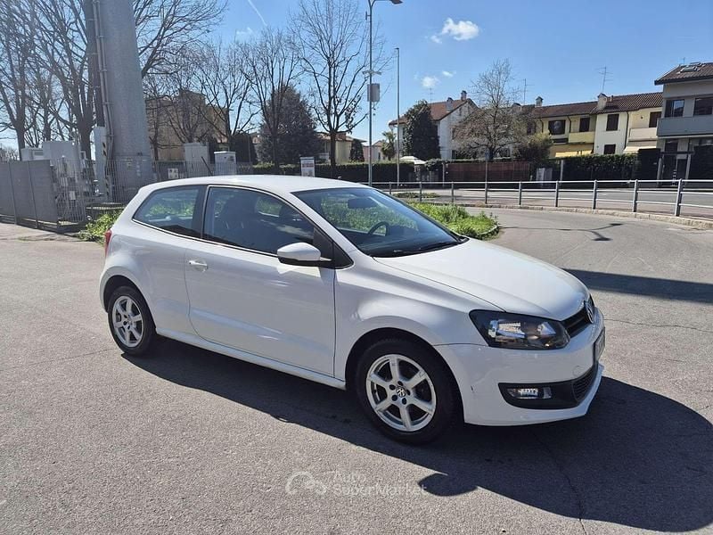 Usata VW Polo Trendline 60 CV (44 kW) 2011 Bianco Utilitaria