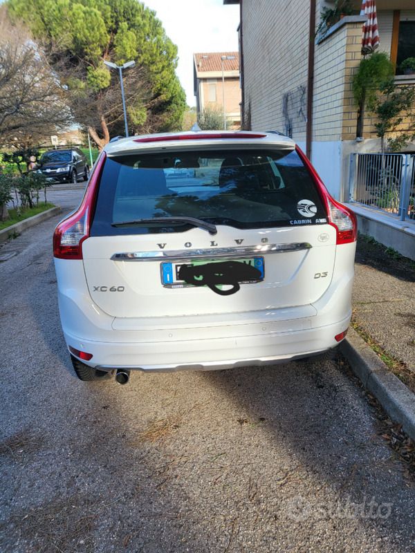 Bianco Usata 2015 Volvo XC60 SUV | 13.000 € (Buon prezzo) - Immagine 1/4