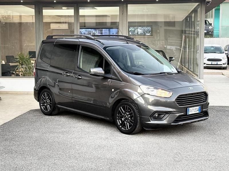 Usata Ford Tourneo Courier 75 CV (55 kW) 2019 Grigio Monovolume