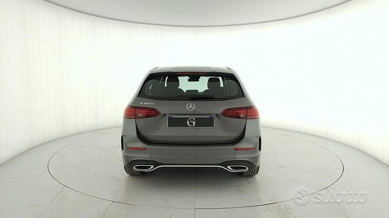Usata Mercedes B180 Advanced Plus 116 CV (85 kW) 2025 Grigio Monovolume