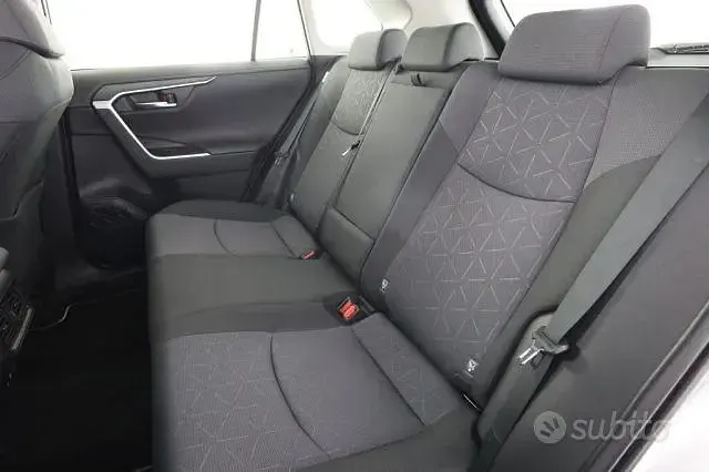 Usata Toyota RAV4 Hybrid 178 CV (130 kW) 2021 Grigio SUV