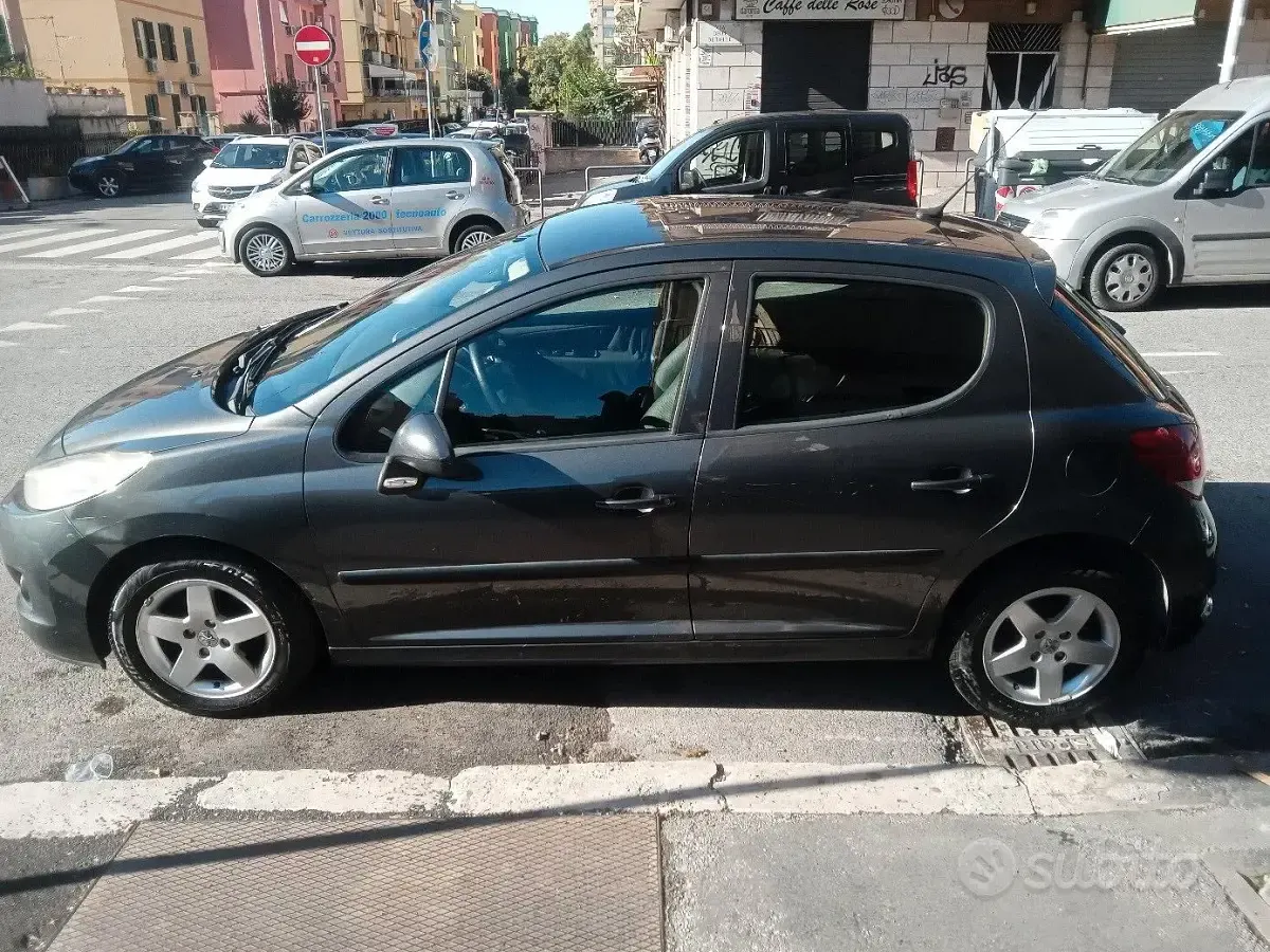 Usata Peugeot 207 88 CV (64 kW) 2010 Grigio Utilitaria