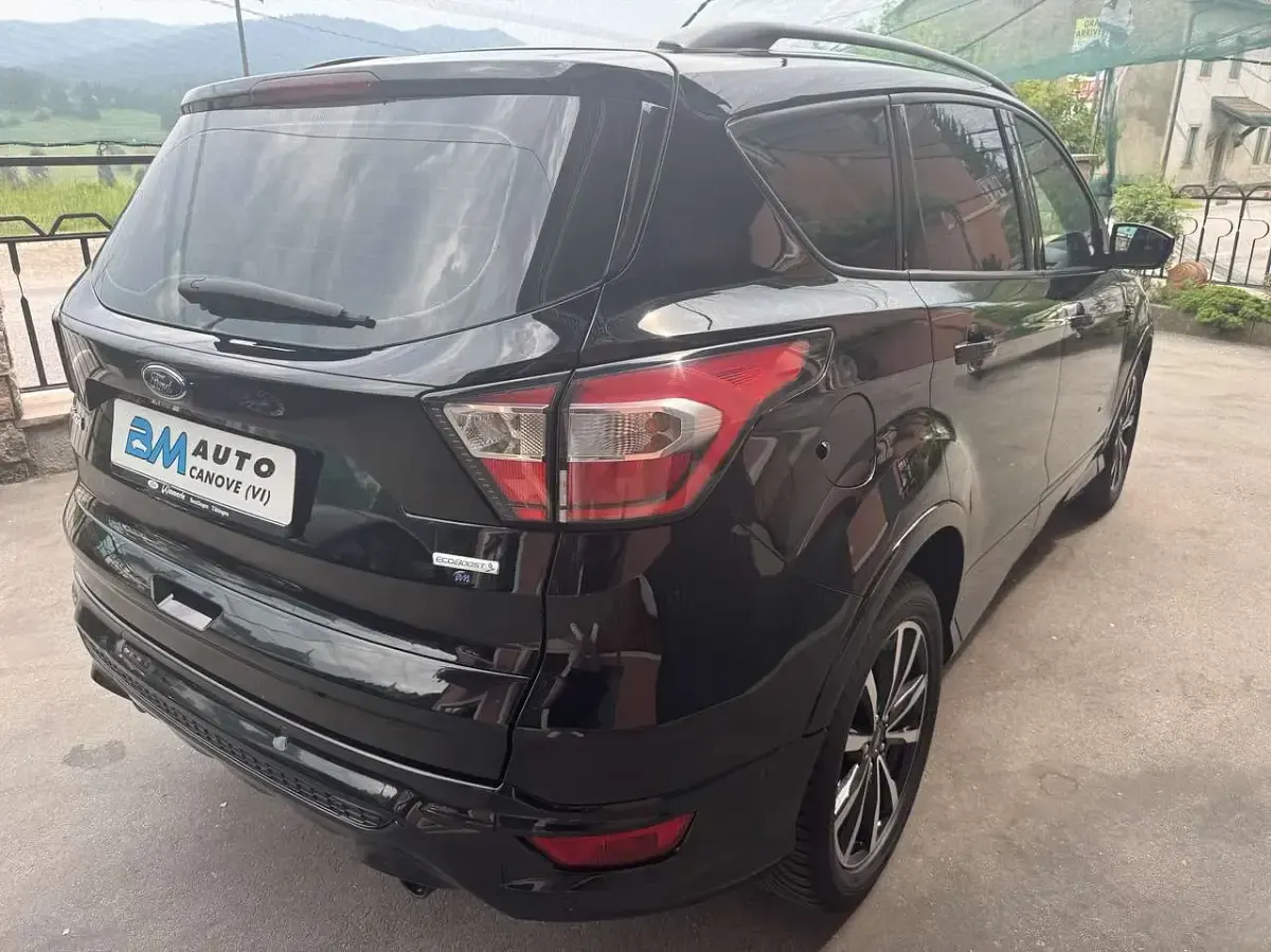 Usata Ford Kuga ST-Line 185 CV (136 kW) 2019 Nero SUV