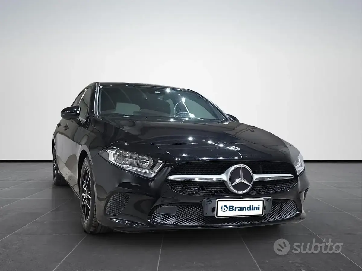 Usata Mercedes A160 109 CV (80 kW) 2019 Nero Berlina