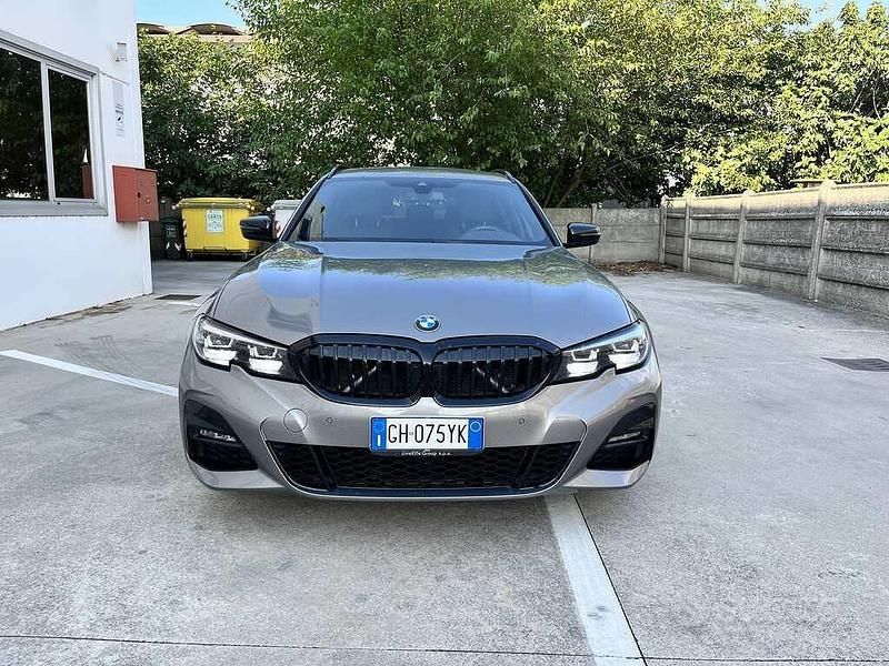 Usata BMW 318 M Sport 150 CV (110 kW) 2022 Grigio Station wagon