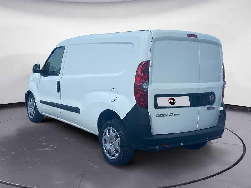Usata Fiat Doblò 105 CV (77 kW) 2021 Bianco Monovolume