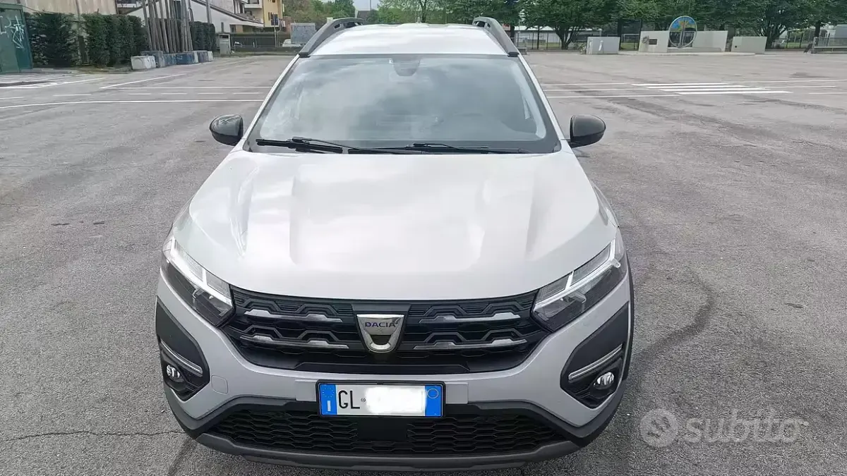 Usata Dacia Jogger Extreme 101 CV (74 kW) 2022 Grigio Monovolume