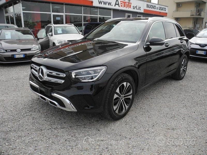 Usata Mercedes GLC300 Business 245 CV (180 kW) 2022 Nero SUV