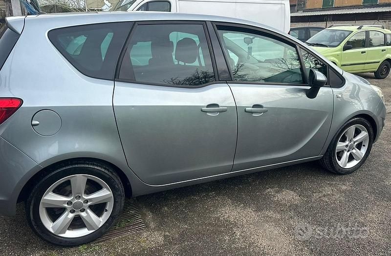 Usata Opel Meriva 2010 Grigio Monovolume