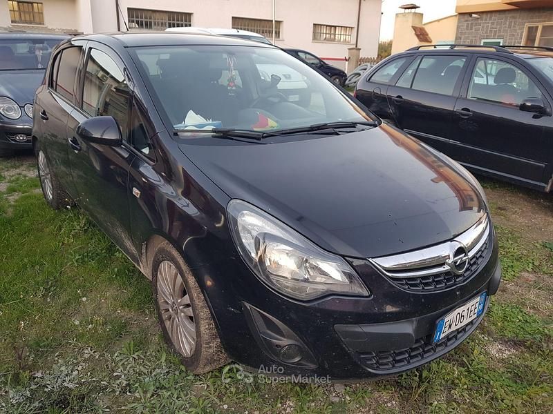 Usata Opel Corsa 75 CV (55 kW) 2014 Nero Utilitaria