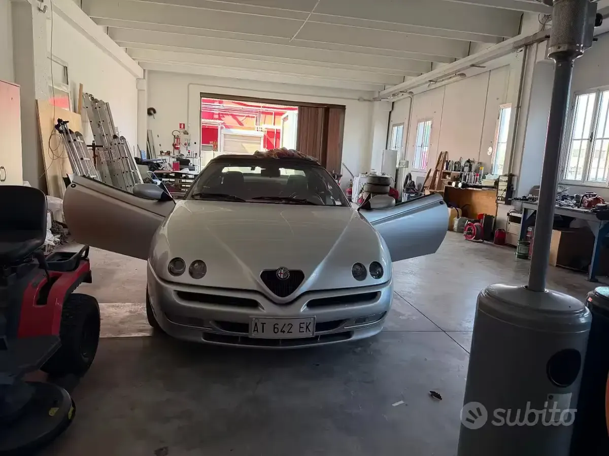 Usata Alfa Romeo Spider 150 CV (110 kW) 1998 Cabrio