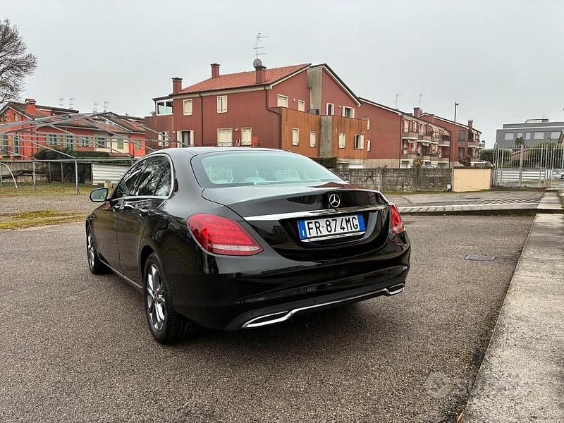 Usata Mercedes C180 Avantgarde 156 CV (114 kW) 2017 Nero Berlina