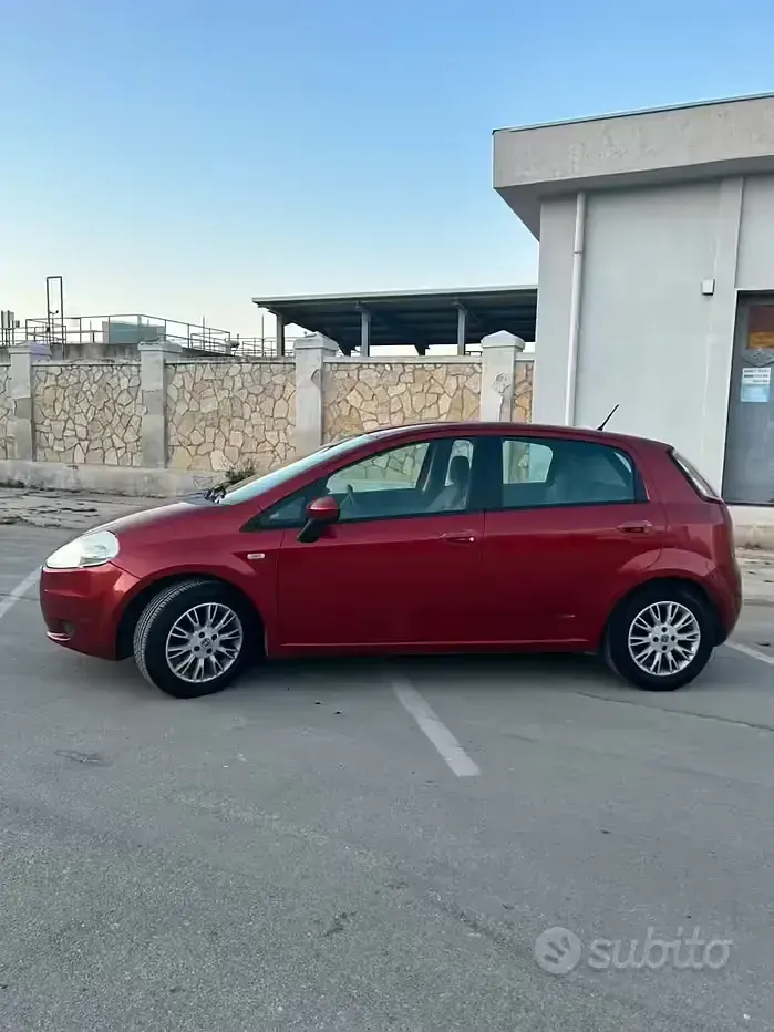Usata Fiat Grande Punto 75 CV (55 kW) 2018 Rosso Utilitaria