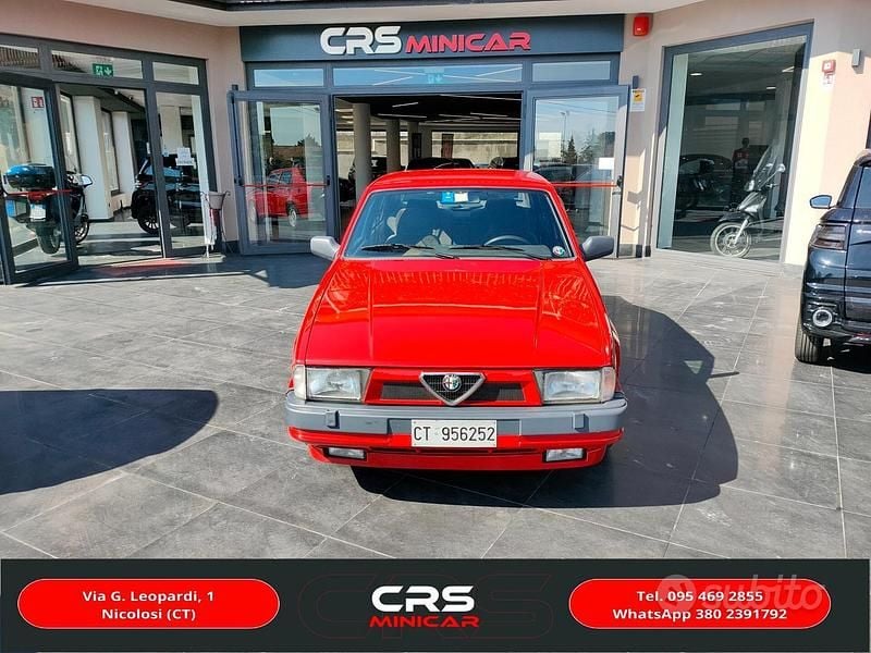 Usata Alfa Romeo 75 155 CV (114 kW) 1991 Rosso Berlina