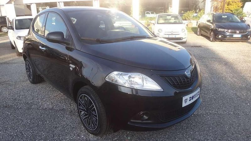 Usata Lancia Ypsilon S 69 CV (50 kW) 2024 Bianco neve Utilitaria