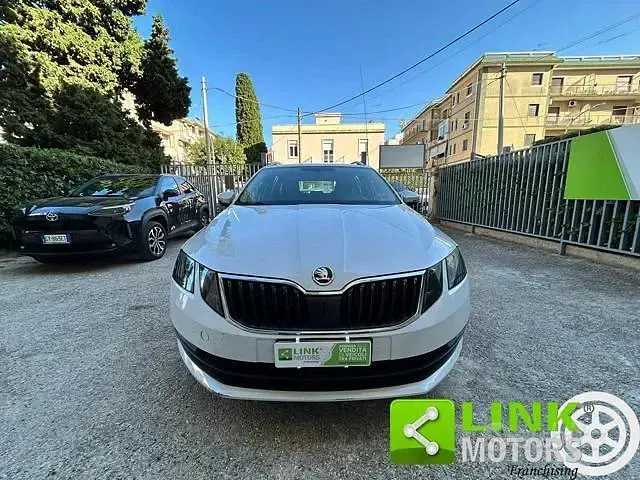 Usata Skoda Octavia 131 CV (96 kW) 2020 Bianco Berlina
